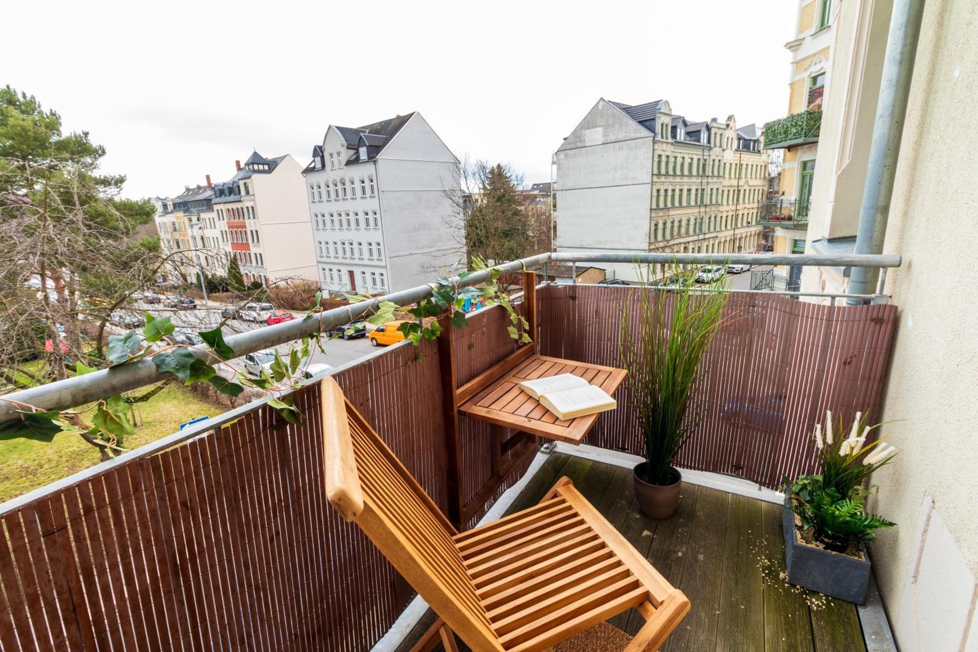 Stadtnatur Apartment Am Kuechwald - Mit Balkon, Streaming-Tv, Badewanne, Arbeitsplatz Chemnitz Luaran gambar