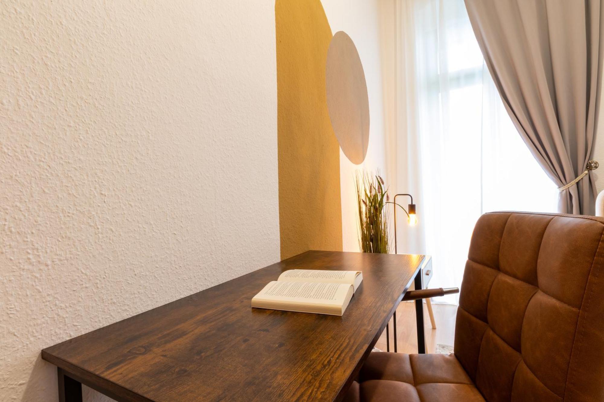 Stadtnatur Apartment Am Kuechwald - Mit Balkon, Streaming-Tv, Badewanne, Arbeitsplatz Chemnitz Luaran gambar